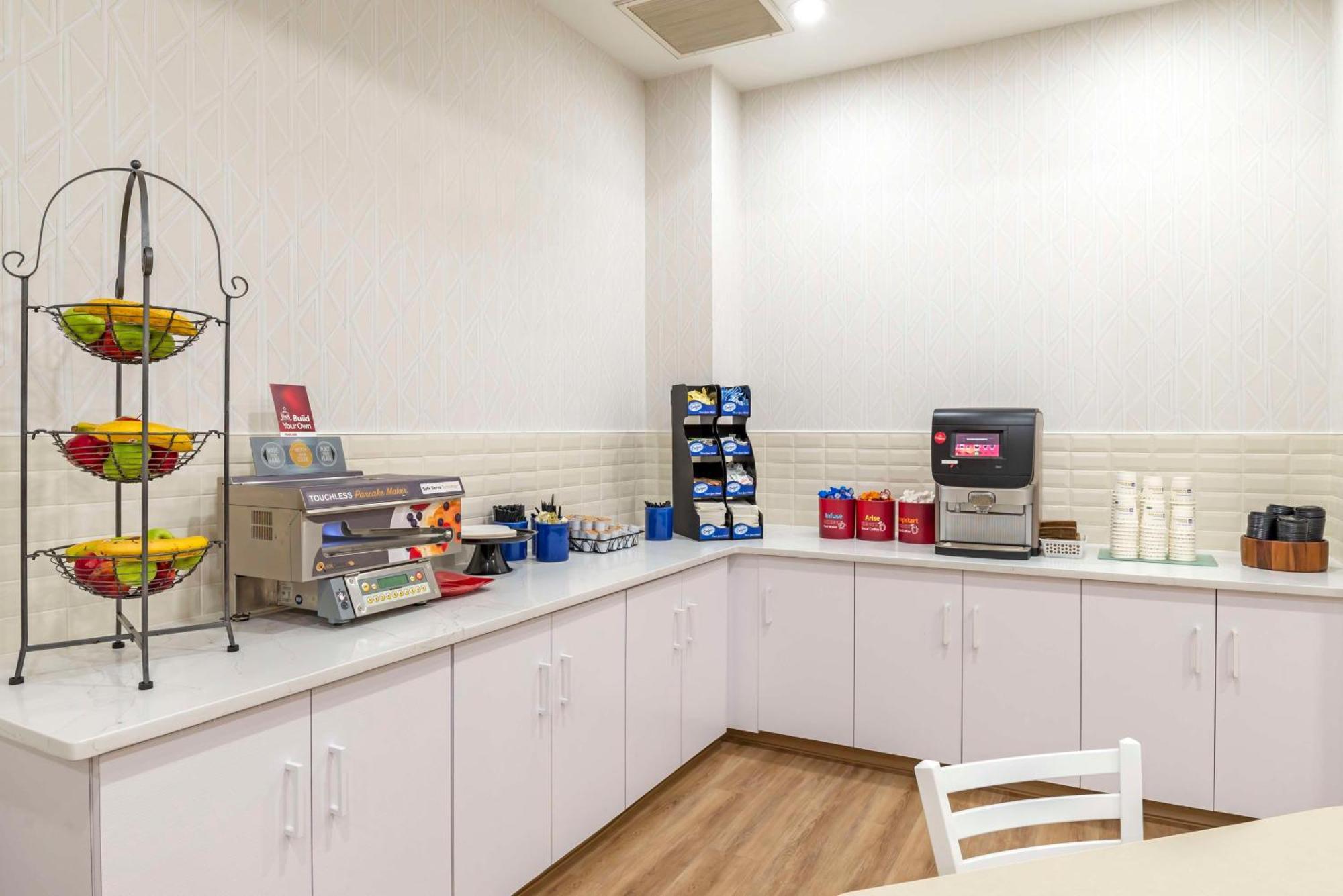 Best Western Plus Crossroads Inn&Suites Zion Crossroads Extérieur photo